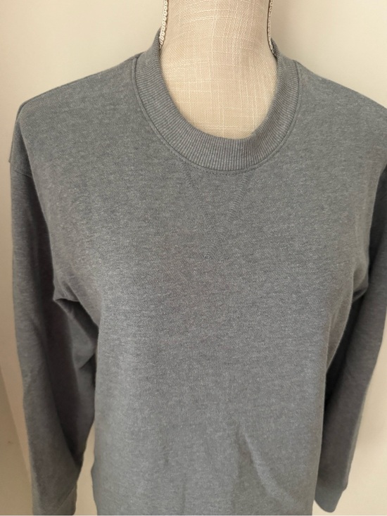 Time and Tru Tops - Time and Tru Gray Crewneck Pullover